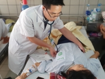 Bị dị dạng mạch thận hiếm gặp, sản phụ liên tục đái ra máu