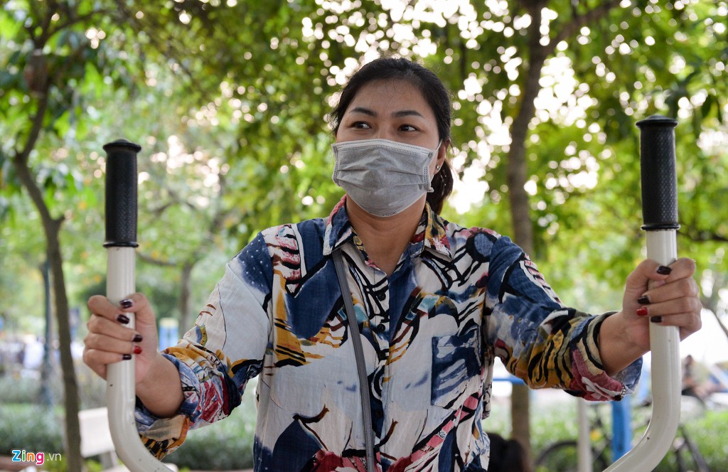 khoi xe bui duong bua vay nguoi ha noi