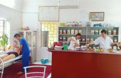 Thái Bình: Khám chữa bệnh bằng y học cổ truyền tại trạm y tế xã Hợp Tiến