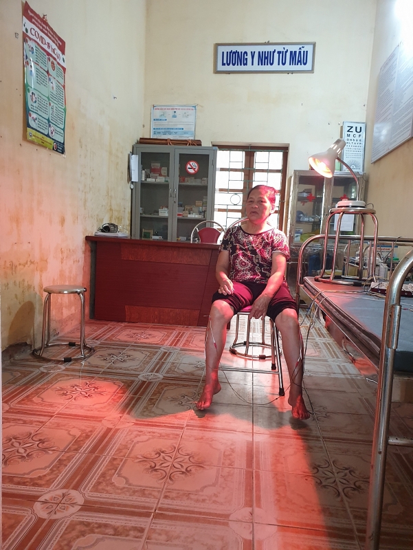 Thái Bình: Khám chữa bệnh bằng y học cổ truyền tại trạm y tế xã Hợp Tiến