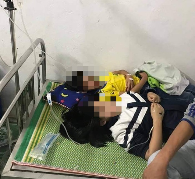 Nghệ An: Hàng chục học sinh bị ong đốt, phải nhập viện cấp cứu - 2