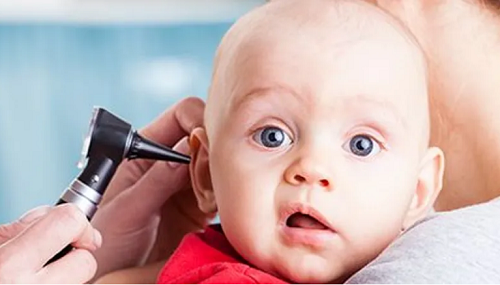 Trẻ nhỏ dùng kháng sinh có liên quan đến nguy cơ mắc dị ứng, béo phì