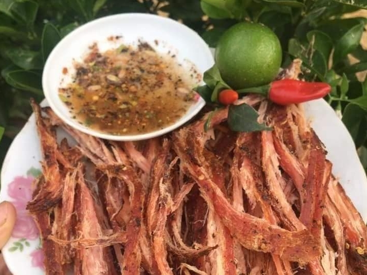 Thịt lợn gác bếp, lạp xưởng Tây Bắc siêu rẻ tràn lan chợ mạng