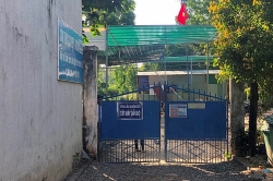 vu nu sinh lop 10 tu tu tam dinh chi cong tac hieu truong va pho hieu truong