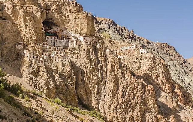 9 ngôi đền nằm ở vị trí hiểm hóc nhất thế giới