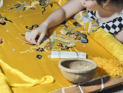 Về thăm ngôi làng duy nhất thêu long bào ở Hà Nội