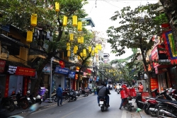 ha noi can canh nhung con pho sap tro thanh khong gian di bo