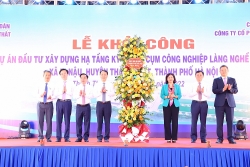 huyen thach that but pha nho cong nghiep va kinh te lang nghe