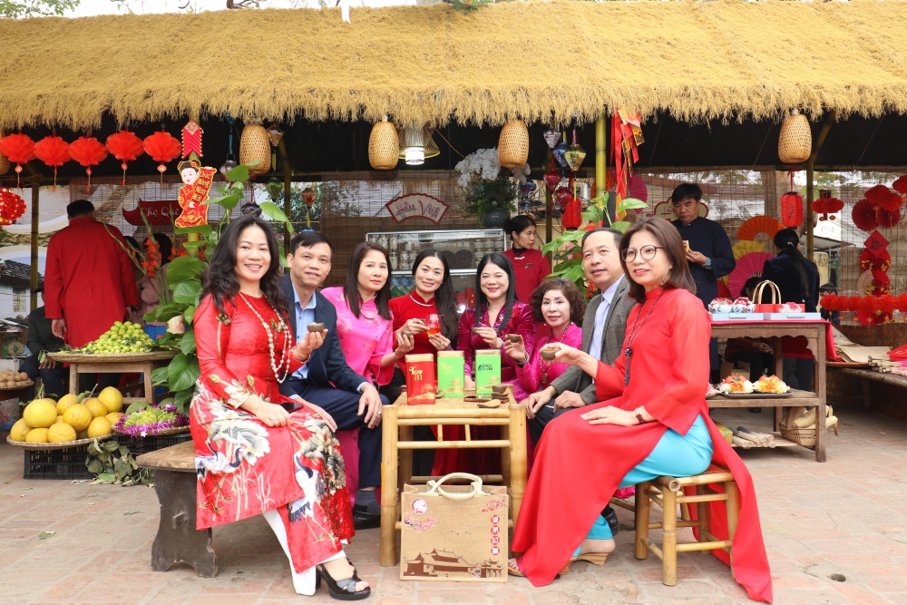 Sắc màu Tết tại Sơn Tây