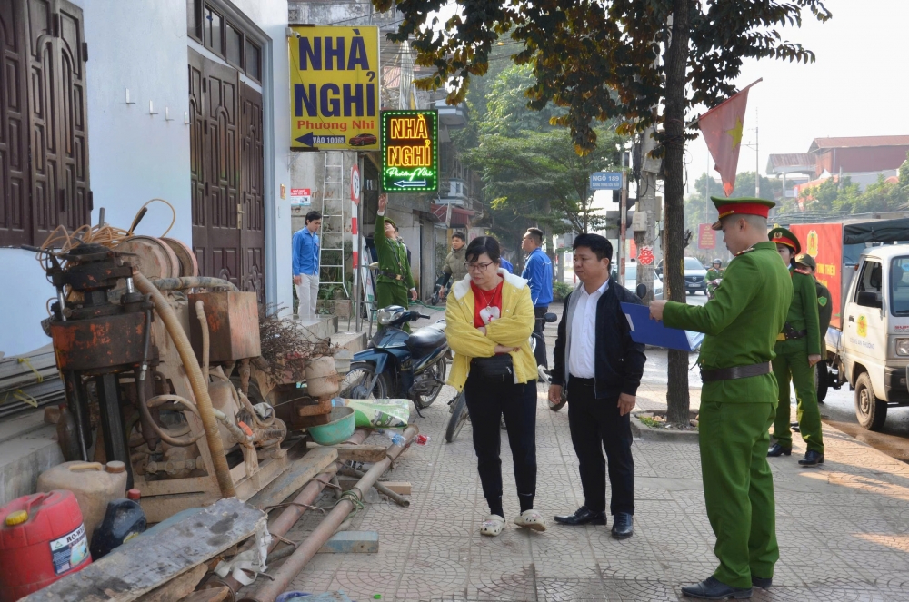 Phường Tùng Thiện ra quân lập lại trật tự, kỷ cương, văn minh đô thị