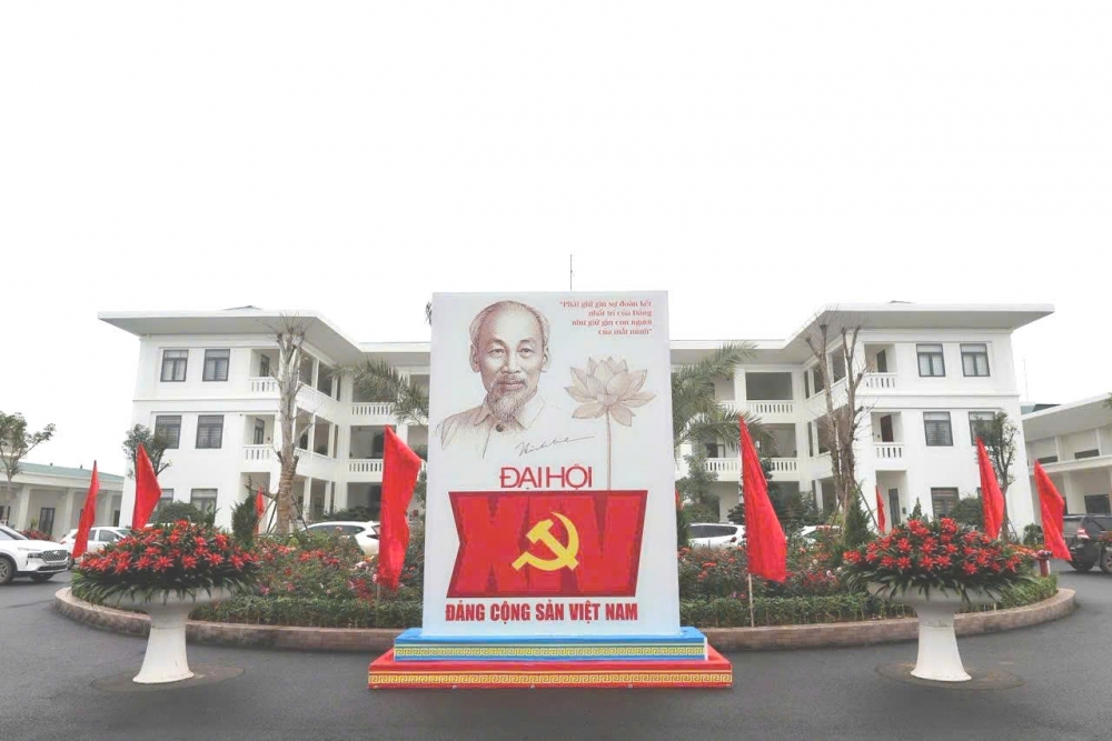 Xã Tiến Thắng rực rỡ cờ hoa chào mừng Đại hội Đảng lần thứ XIV