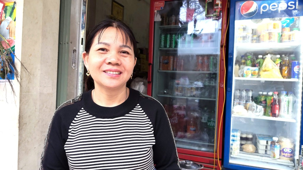 Chị Nguyễn Thị Thanh - Người dân xã Đoài Phương: Tin tưởng Đại hội XIV thành công tốt đẹp và Đảng sẽ lựa chọn được đội ngũ cán bộ lãnh đạo đủ tâm, đủ tầm, vì dân, gần dân, biết lắng nghe ý kiến Nhân dân.