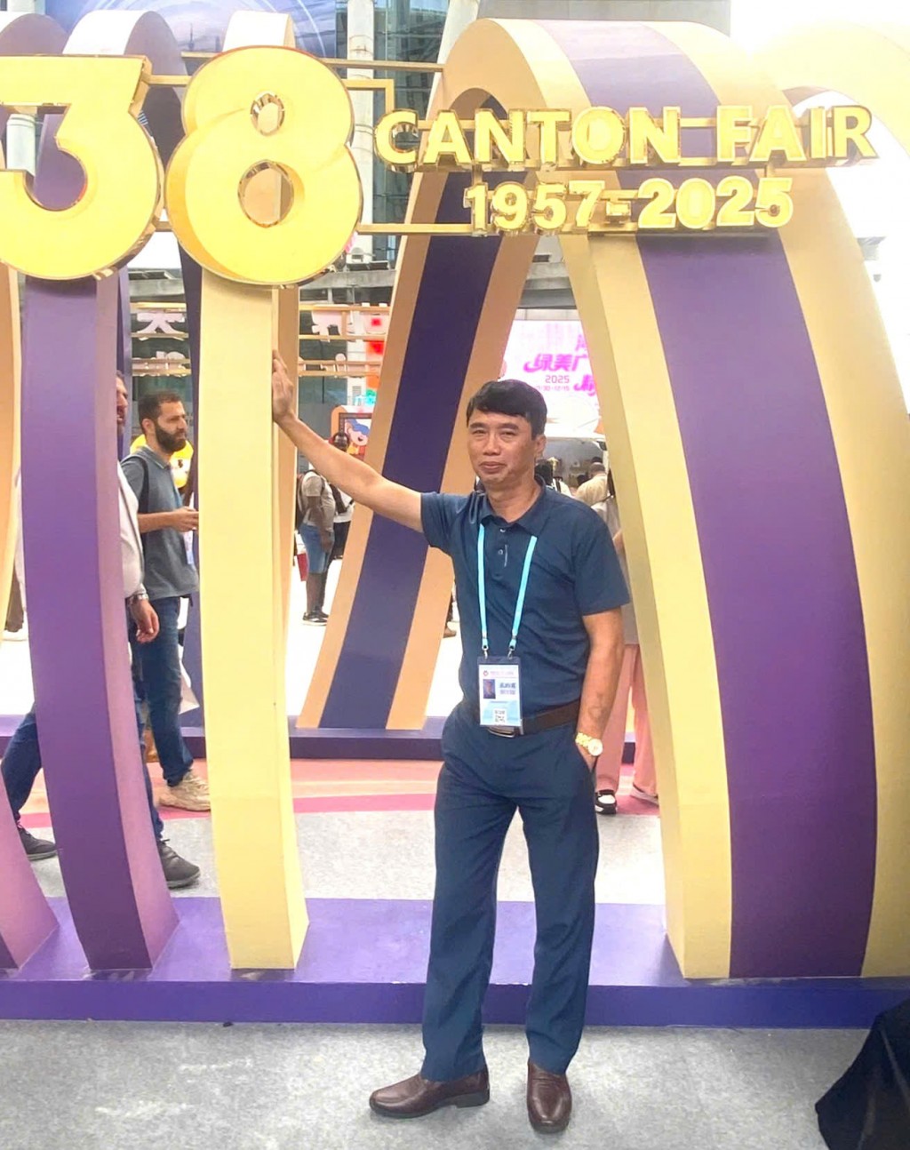 Ông Nguyễn Văn Thúy - Chi hội trưởng chi hội Doanh Nghiệp Sơn Đông: Kỳ vọng Đảng sẽ đẩy mạnh cải cách thủ tục hành chính, tạo môi trường đầu tư thông thoáng, minh bạch; có cơ chế, chính sách hỗ trợ doanh nghiệp nhỏ và vừa.