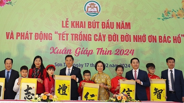 Sơn Tây: Nêu cao truyền thống hiếu học qua lễ khai bút đầu Xuân
