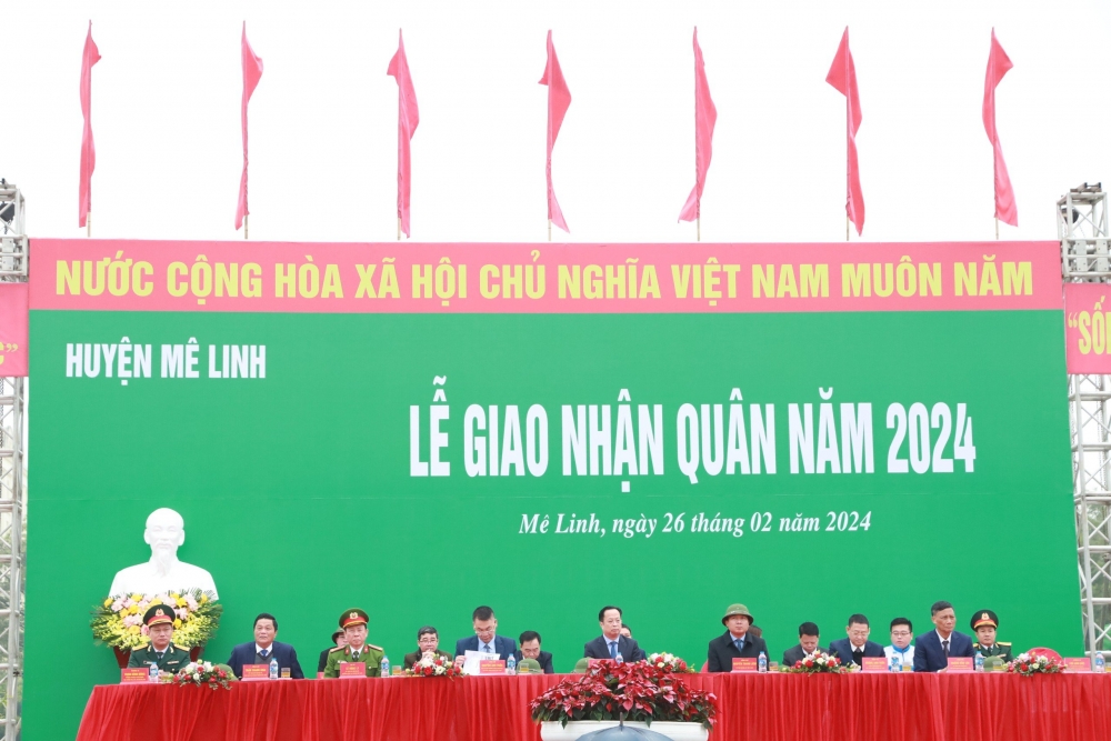 Các đại biểu tham dự lễ giao nhận quân huyện Mê Linh năm 2024
