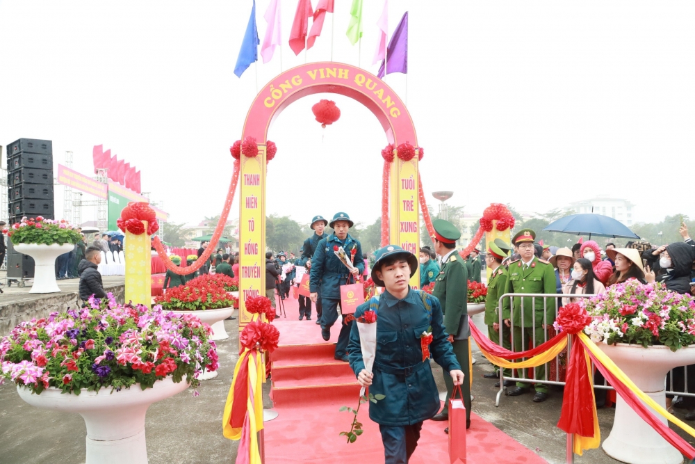 Huyện Mê Linh: 187 thanh niên tiêu biểu lên đường tòng quân