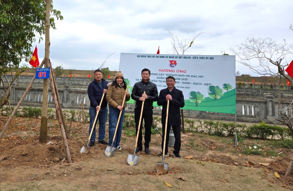 Lãnh đạo Sở Quy hoạch - Kiến trúc Hà Nội phát động Tết trồng cây