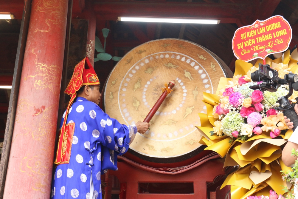 Nghi thức đánh trống khai hội đền Và Nghi thức đánh trống khai hội đền Và