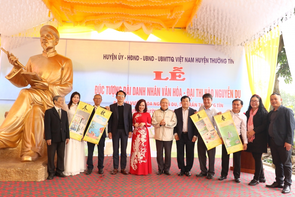 Huyện Thường Tín đúc tượng đại thi hào Nguyễn Du