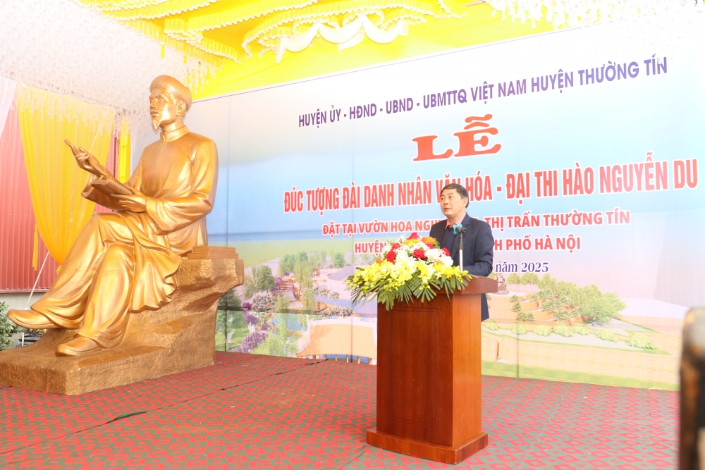 Huyện Thường Tín đúc tượng đại thi hào Nguyễn Du