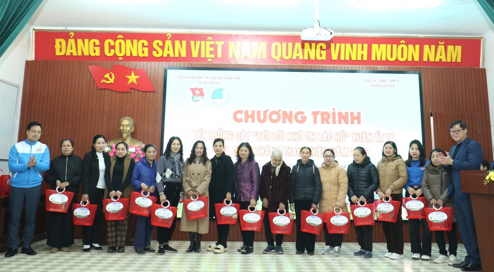 Thanh niên Sơn Tây xung kích, tình nguyện xây dựng quê hương