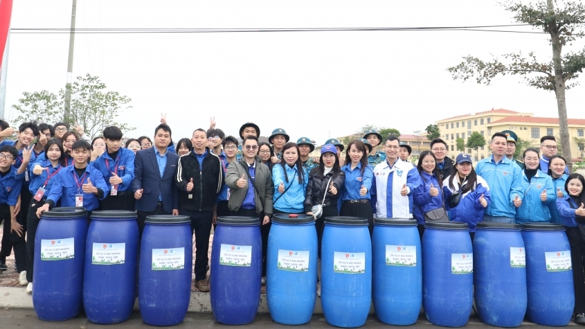 Thanh niên Sơn Tây xung kích, tình nguyện xây dựng quê hương