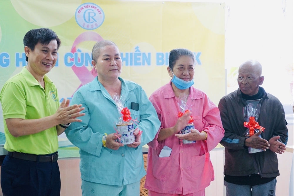 Bệnh viện Chợ Rẫy tổ chức chương trình "Đồng hành với chiến binh K"