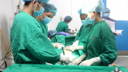 khoi u o dui benh nhan da hoai tu bac sy van cuu kip thoi