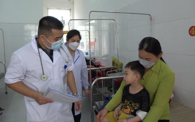 Trường hơp bệnh nhi mắc cúm A đang được điều trị tại Bảo Yên (Lào Cai)