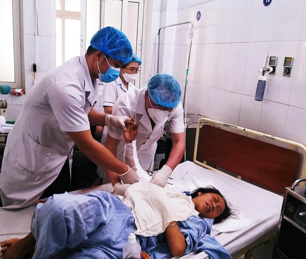 Bệnh viện Hữu nghị Đa khoa Nghệ An nối cánh tay bị đứt lìa cho bệnh nhân