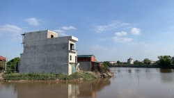 Phú Xuyên: Nguy hiểm rình rập do các công trình lấn chiếm lòng sông Lương