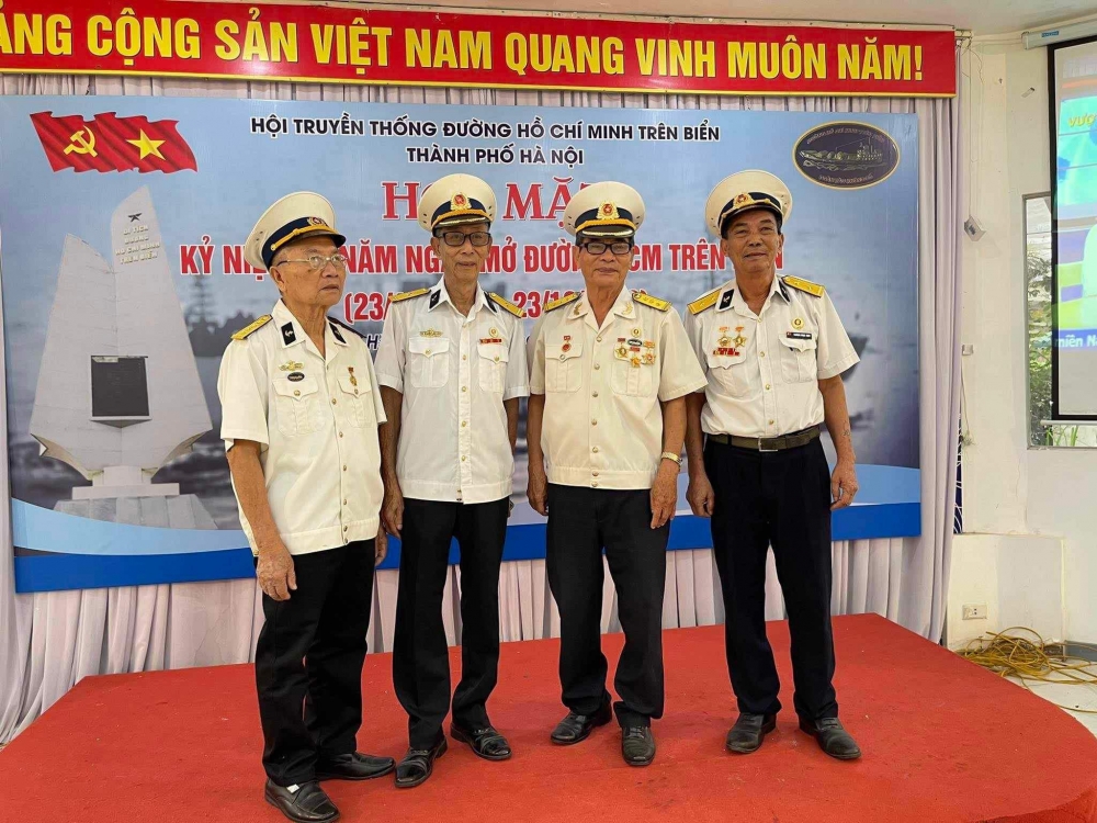 Ông Quốc trong lễ họp mặt 62 năm ngày  mở đường Hồ Chí Minh trên biển