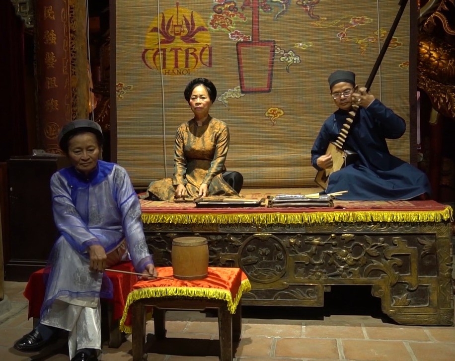 Biểu diễn ca trù tại Đình Kim Ngân, Hoàn Kiếm, Hà Nội