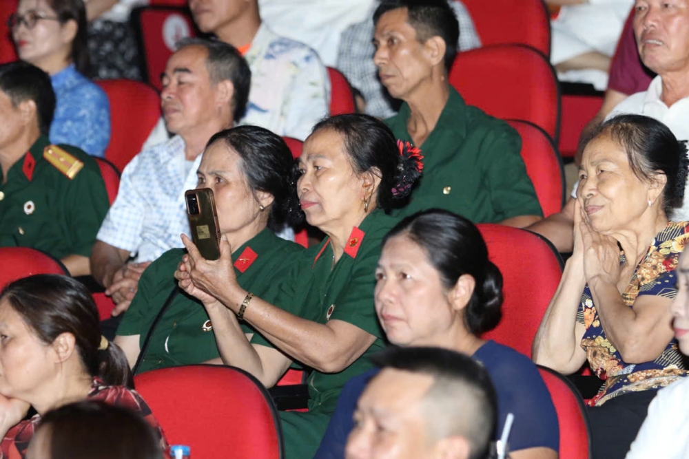 Sơn Tây tặng Nhân dân, người có công món quà nghệ thuật hoành tráng