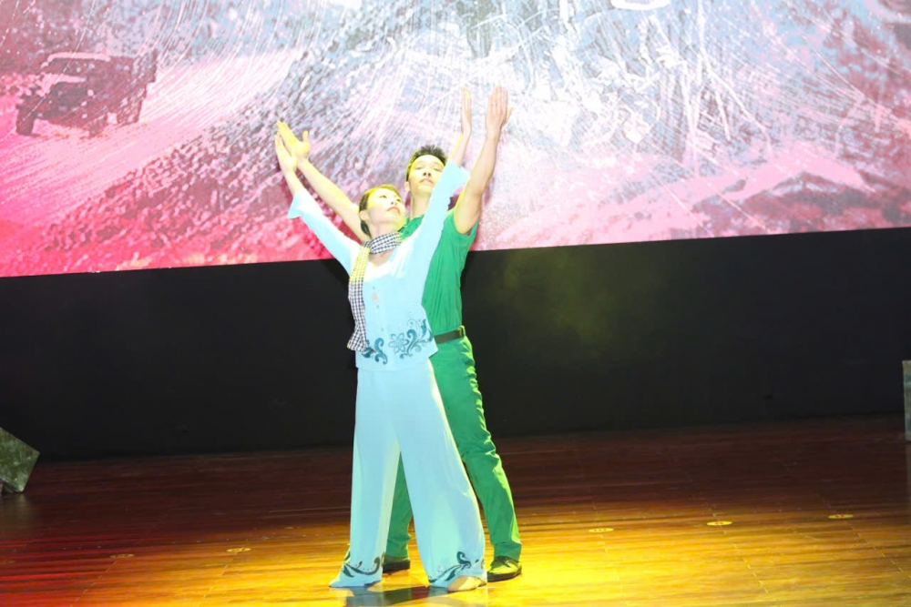 Sơn Tây tặng Nhân dân, người có công món quà nghệ thuật hoành tráng