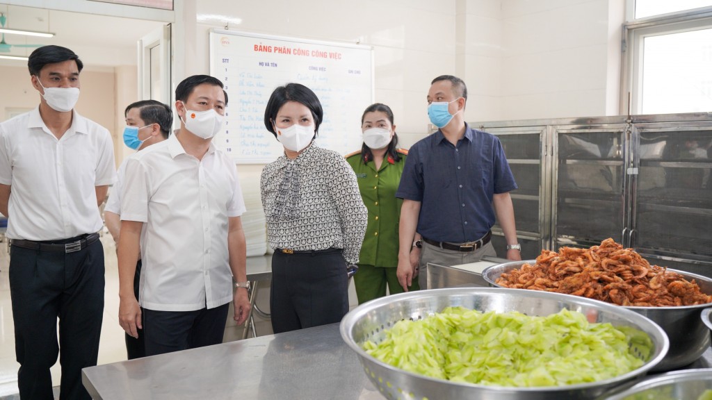 Tăng cường kiểm tra đột xuất công tác an toàn thực phẩm các bếp ăn trường học