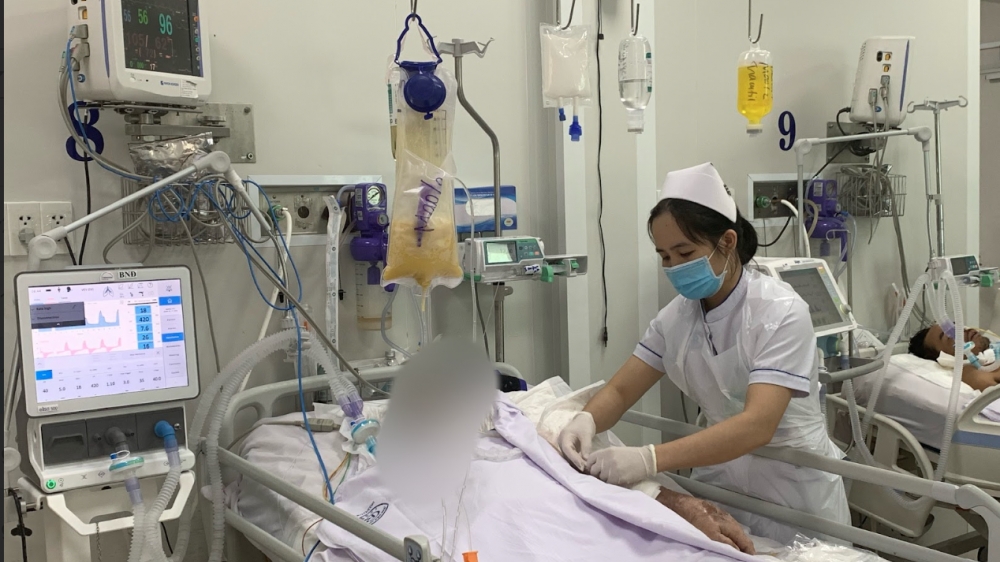 Ăn giò luạ không rõ nguồn gốc, nhiều người bị ngộ độc