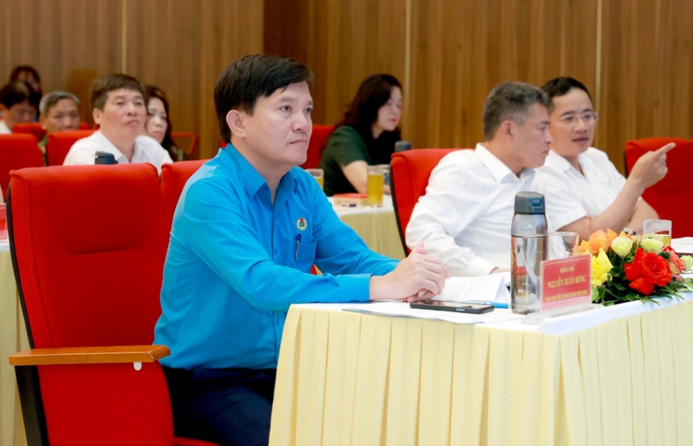 Đồng chí Nguyễn Xuân Hùng, Phó Chủ tịch Tổng LĐLĐ Việt Nam dự Hội nghị.