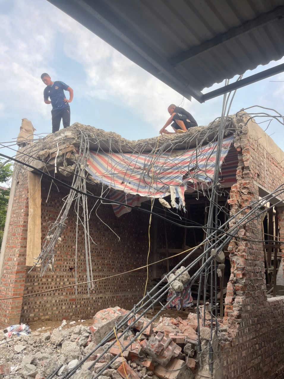 Xử lý triệt để công trinh vi phạm trên địa bàn xã Tiến Thắng