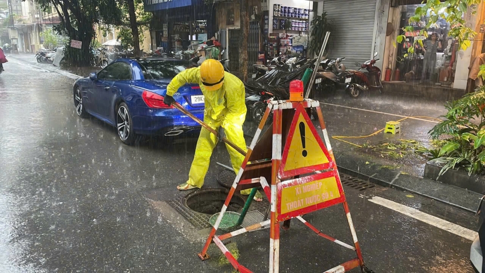 Khơi thông dòng chảy trong mưa lớn