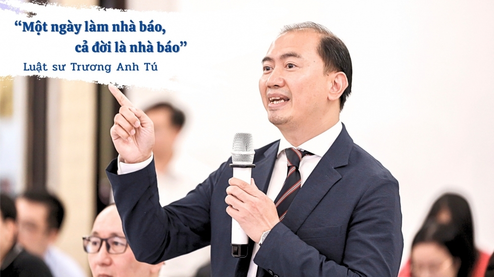 Vừa kiểm soát, vừa bảo vệ, vừa tạo điều kiện cho báo chí phát triển