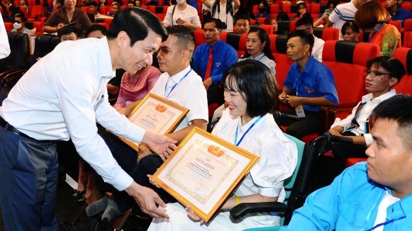 Tuyên dương 50 gương thanh niên khuyết tật tiêu biểu