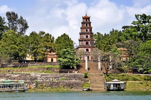 Vô xứ Huế - chuyến hành hương về đất Phật