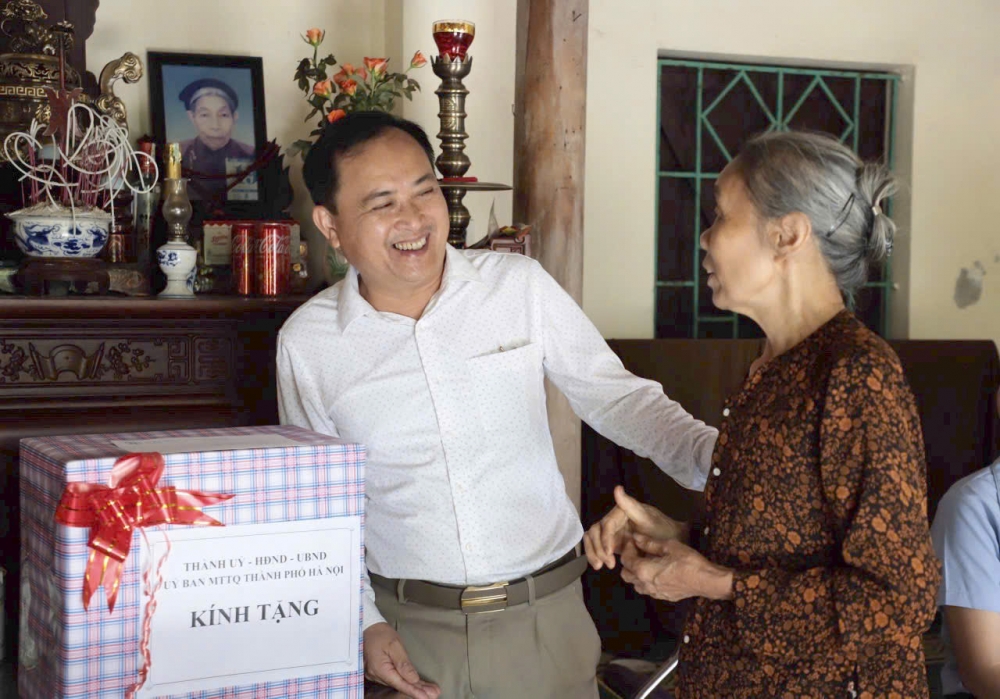 Lãnh đạo huyện Thường Tín động viên 