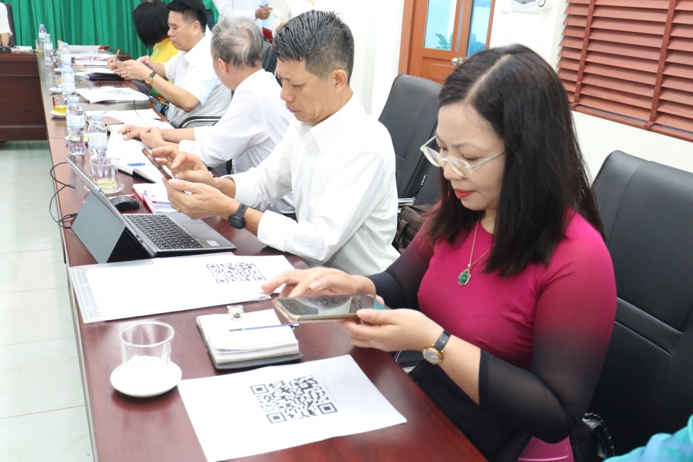 Đại biểu ứng dụng công nghệ số trong tiếp cận tài liệu Đại biểu ứng dụng công nghệ số trong tiếp cận tài liệu