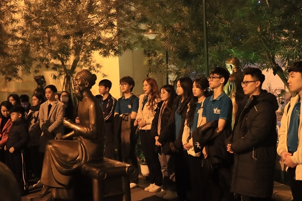 Tour du lịch văn học “chữ Tâm, chữ Tài” thu hút du khách Thủ đô