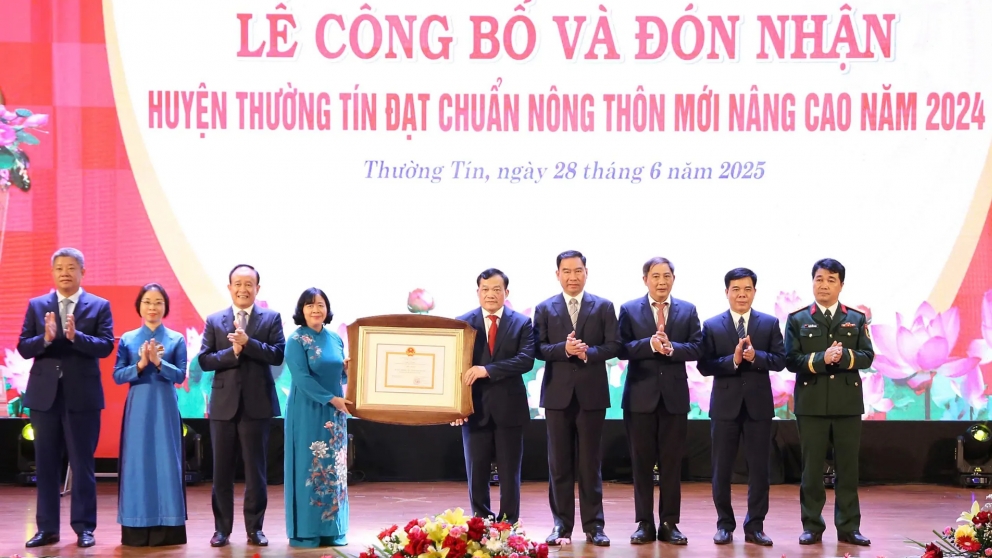 Thường Tín đón nhận danh hiệu huyện đạt chuẩn nông thôn mới nâng cao
