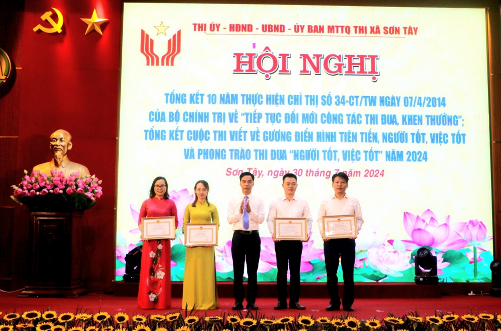 Đẩy mạnh thi đua, nhiều tập thể, cá nhân tại Sơn Tây được vinh danh