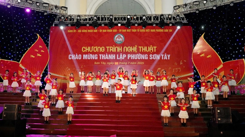 Rộn ràng đêm nhạc chào mừng thành lập phường Sơn Tây