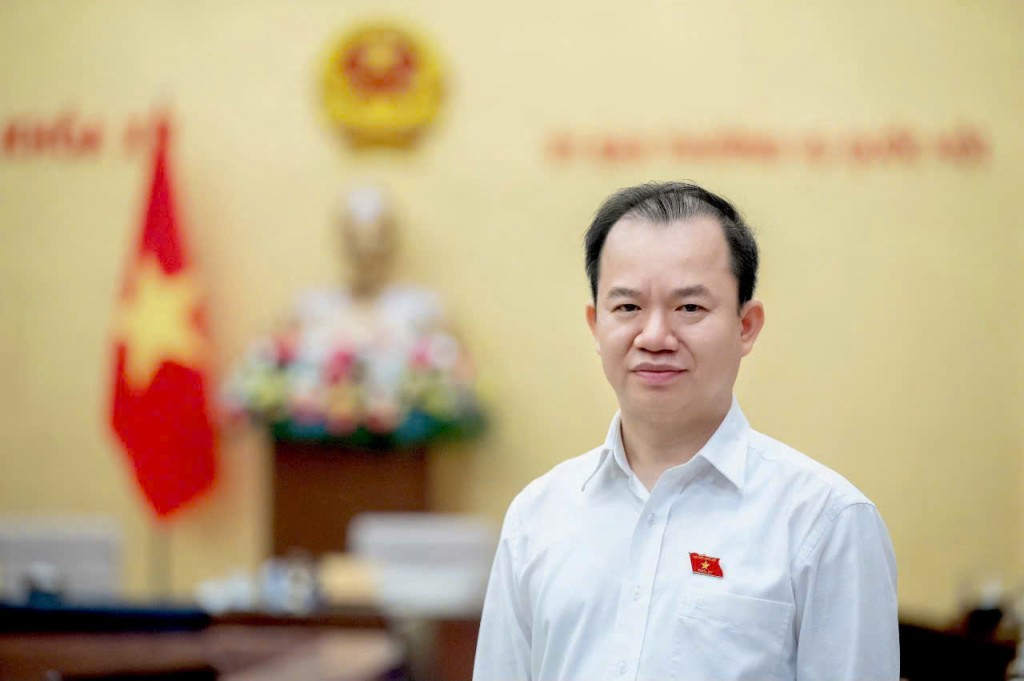 PGS. TS Bùi Hoài Sơn